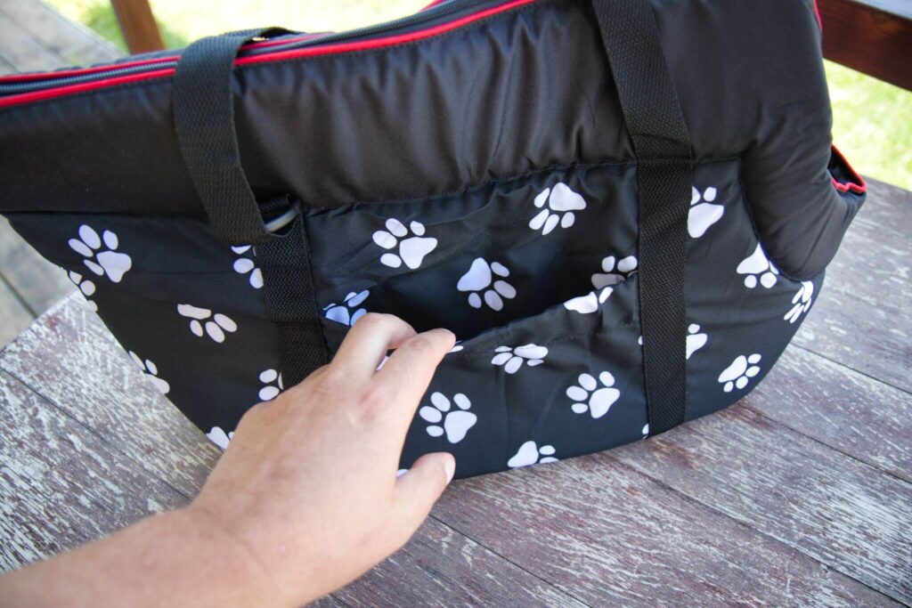 Ein Verschluss an den Seitentaschen der Hobbydog-Hundetasche wäre ideal.