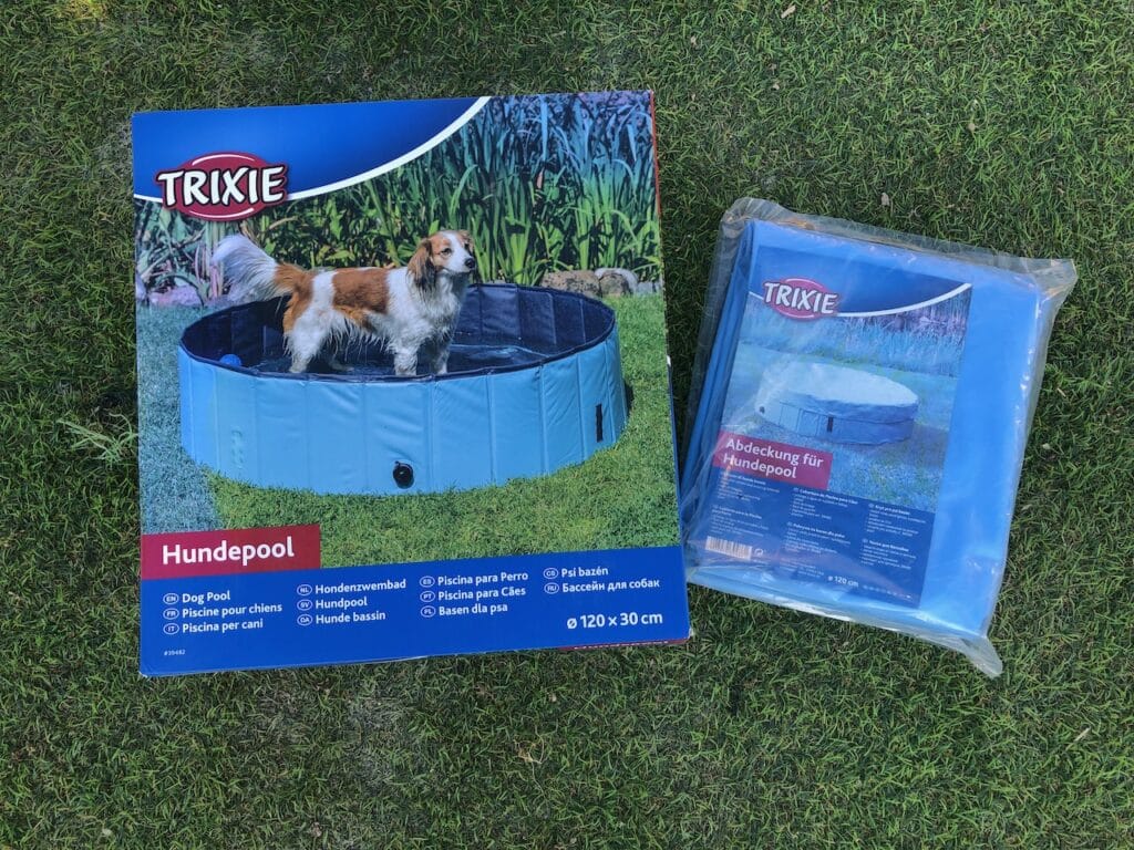 Getestet haben wir den Hundepool von Trixie in 120 x 30 cm mit Abdeckung in hellblau.